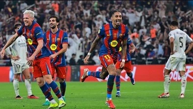 You are currently viewing Barcelona Juara Usai Kalahkan Real Madrid 3-2