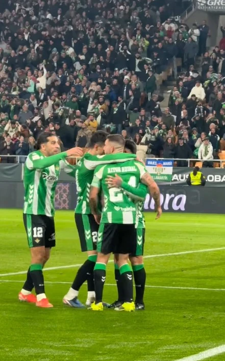 You are currently viewing Real Betis Amankan Kemenangan 2-1 atas Elche