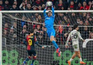 Read more about the article 10 Pemain Napoli Menang Dramatis atas Genoa