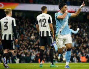 Read more about the article Winger Manchester City Panaskan Duel Final Carabao Cup Kontra Arsenal